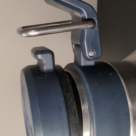 Stanley Half Growler Easy Pour Thermos 32oz - Picture 6 of 10